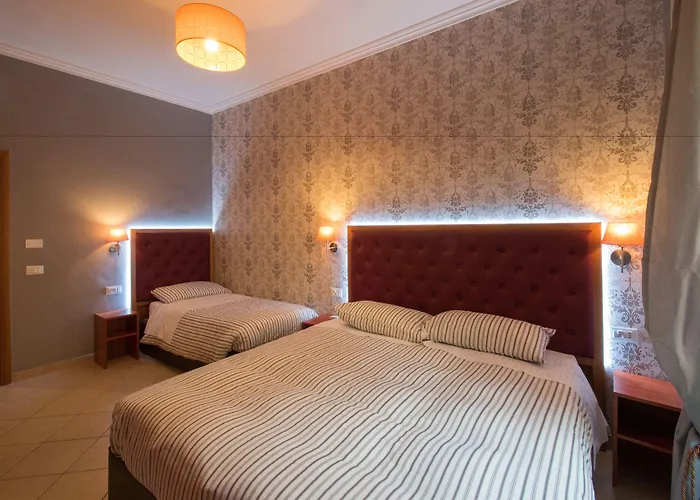 Alessandro Palace & Bar Hostel *