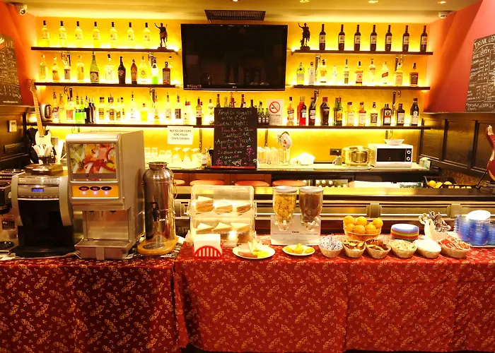 Alessandro Palace & Bar Hostel Roma