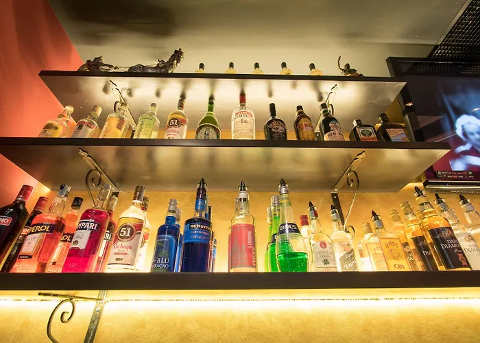 Alessandro Palace & Bar Hostel *